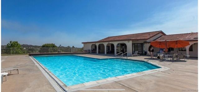 630 Via Columbia, Vista, CA 92081