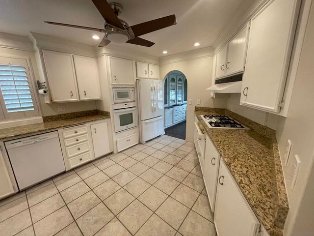 630 Via Columbia, Vista, CA 92081