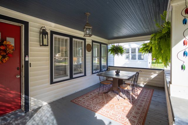 805 E Exchange Street, Owosso, MI 48867