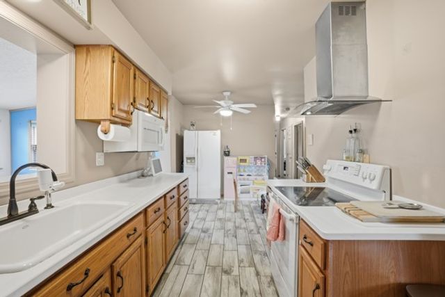 733 Mercer Rd, Beaver, PA 15010