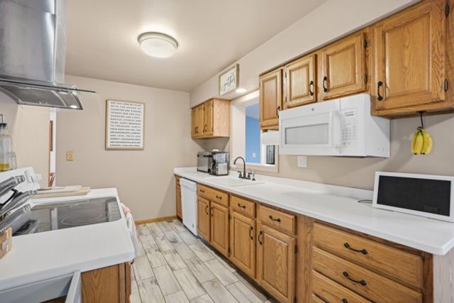 733 Mercer Rd, Beaver, PA 15010