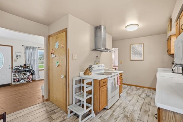 733 Mercer Rd, Beaver, PA 15010