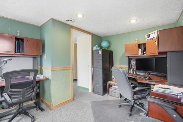 733 Mercer Rd, Beaver, PA 15010