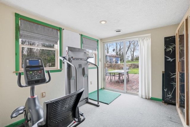 733 Mercer Rd, Beaver, PA 15010