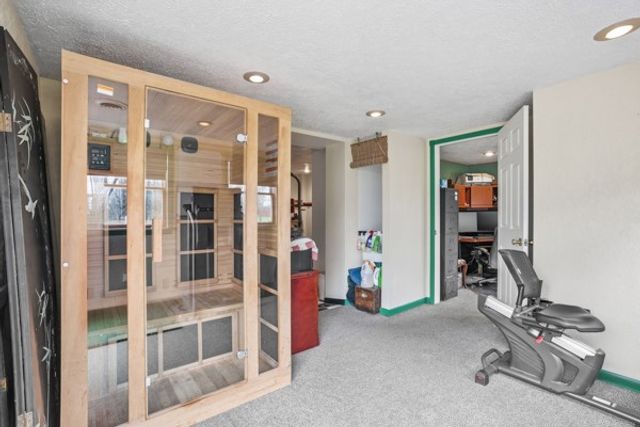 733 Mercer Rd, Beaver, PA 15010