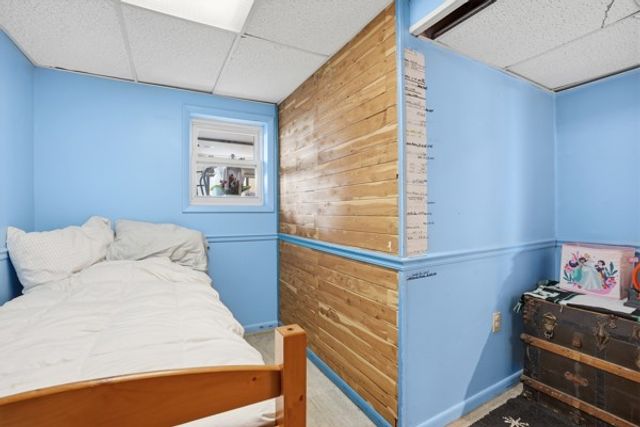 733 Mercer Rd, Beaver, PA 15010