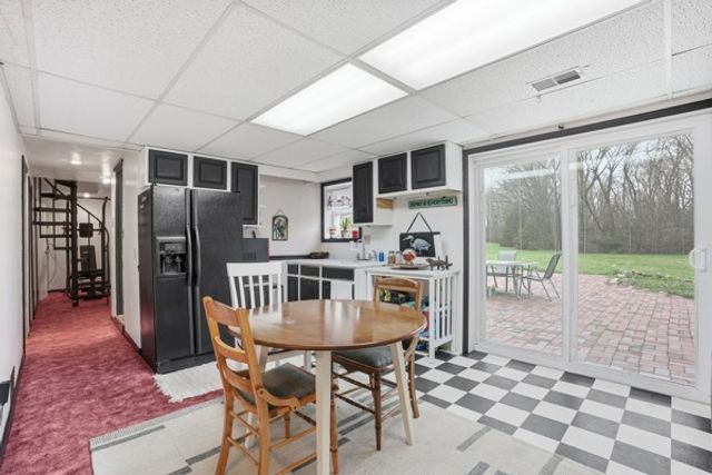 733 Mercer Rd, Beaver, PA 15010