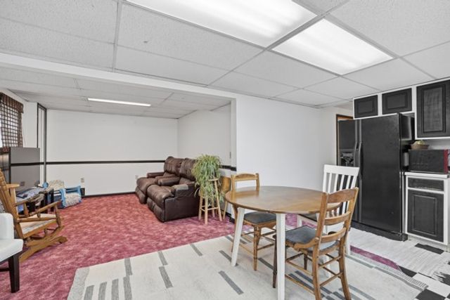 733 Mercer Rd, Beaver, PA 15010