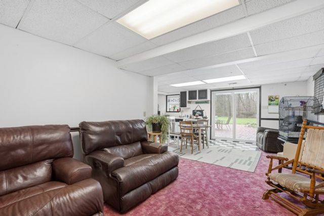 733 Mercer Rd, Beaver, PA 15010