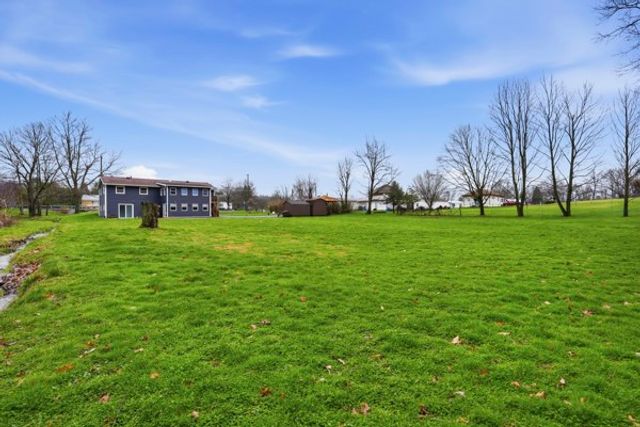 733 Mercer Rd, Beaver, PA 15010