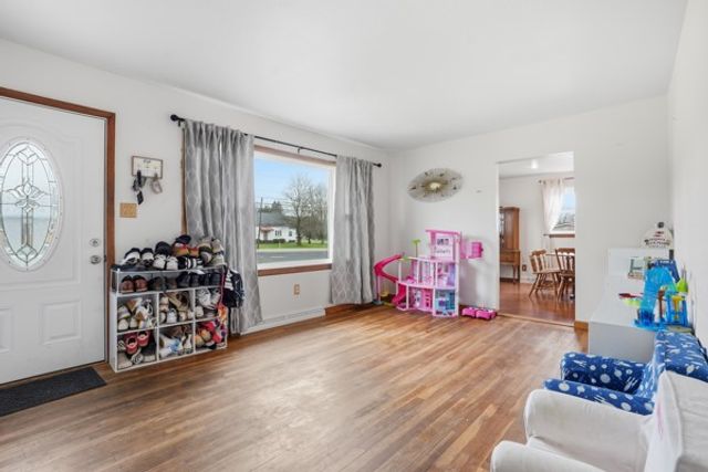 733 Mercer Rd, Beaver, PA 15010