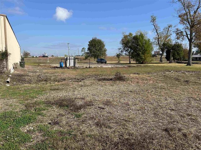 335 W College Street, Lake Charles, LA 70605