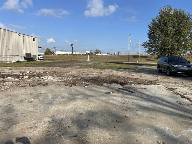 335 W College Street, Lake Charles, LA 70605