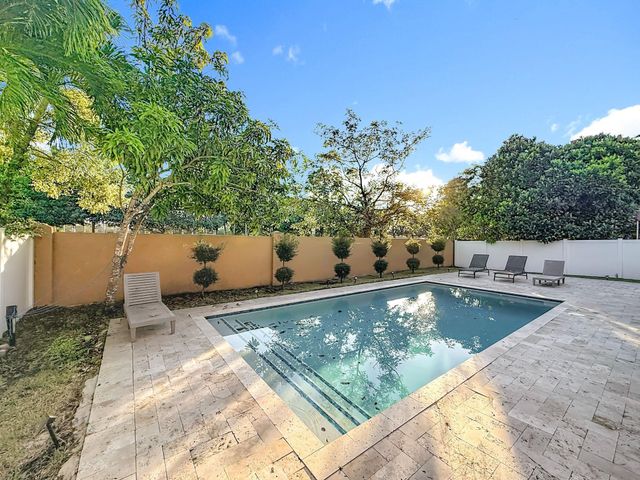 16918 SW 16th Street, Pembroke Pines, FL 33027