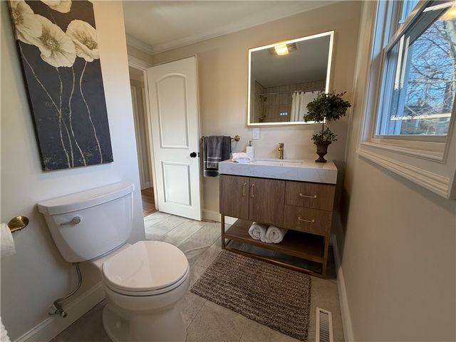 199 FIRST Avenue, East Greenwich, RI 02818