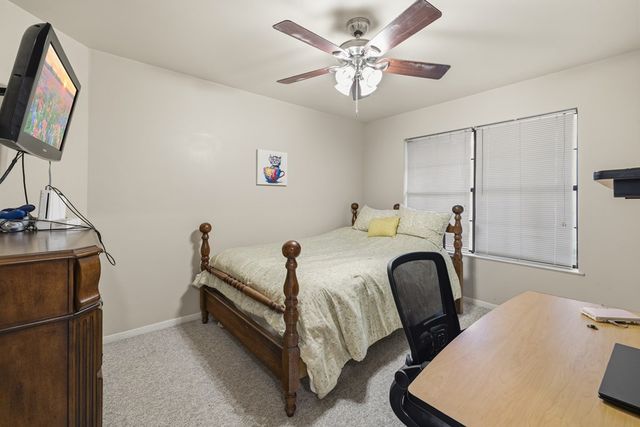 1825 Lois St, Kerrville, TX 78028