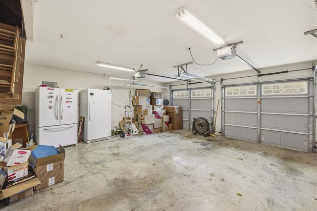 1825 Lois St, Kerrville, TX 78028