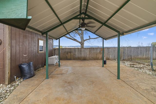 1825 Lois St, Kerrville, TX 78028