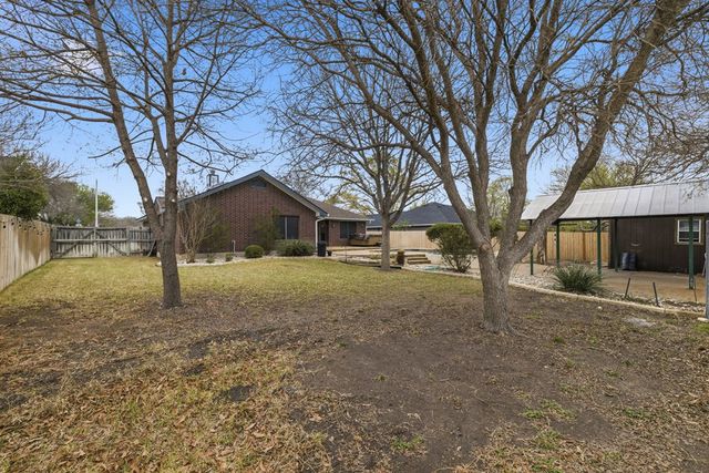 1825 Lois St, Kerrville, TX 78028