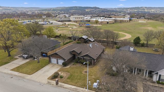 1825 Lois St, Kerrville, TX 78028