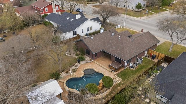 1825 Lois St, Kerrville, TX 78028