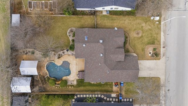 1825 Lois St, Kerrville, TX 78028