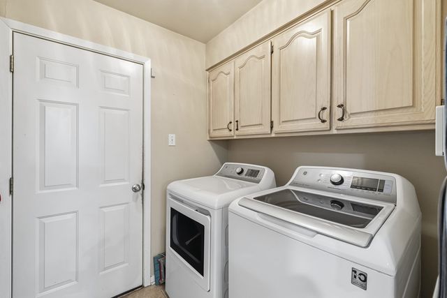 1825 Lois St, Kerrville, TX 78028