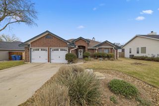 1825 Lois St, Kerrville, TX 78028