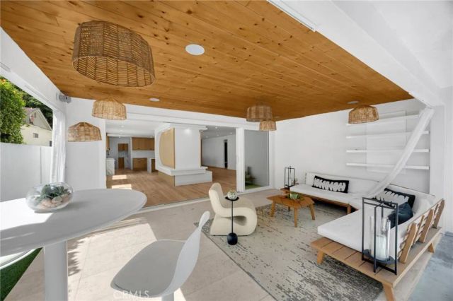 4656 Greenbush, Sherman Oaks, CA 91423