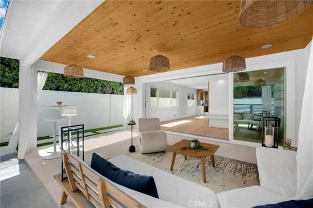 4656 Greenbush, Sherman Oaks, CA 91423