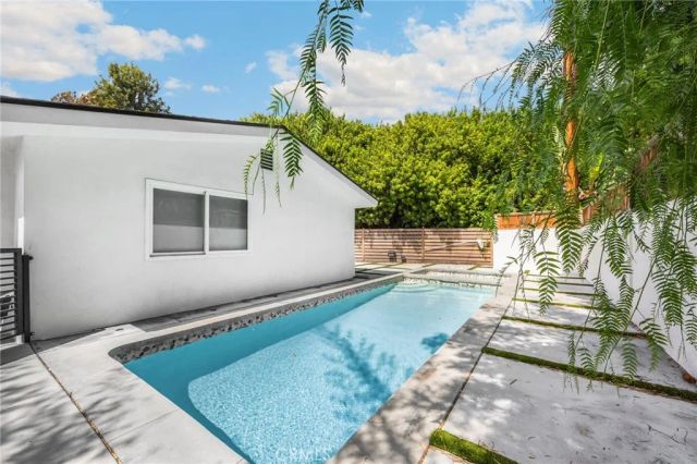 4656 Greenbush, Sherman Oaks, CA 91423