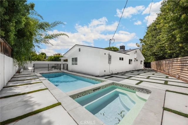 4656 Greenbush, Sherman Oaks, CA 91423