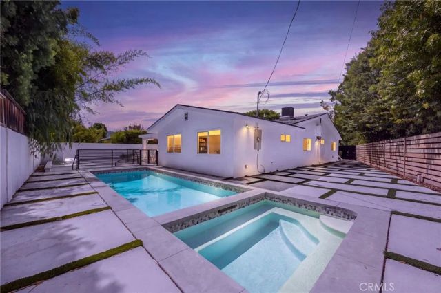 4656 Greenbush, Sherman Oaks, CA 91423