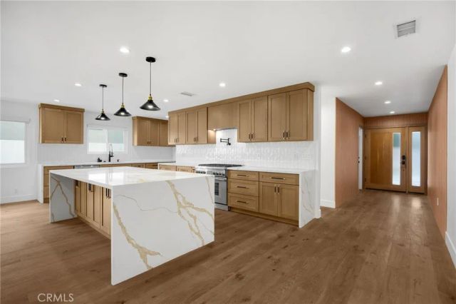 4656 Greenbush, Sherman Oaks, CA 91423