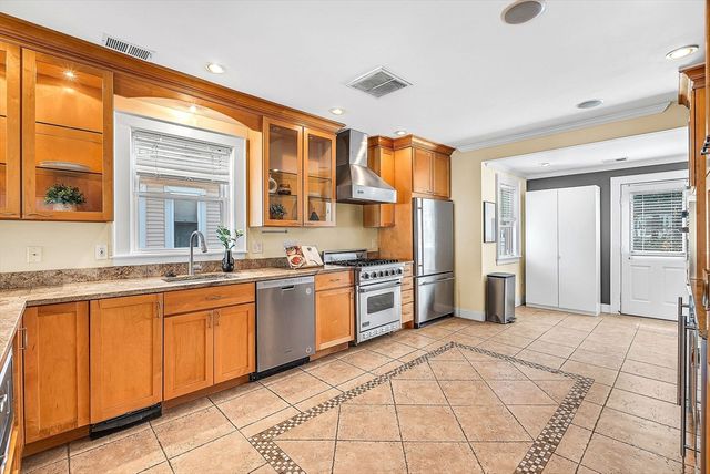 32 Copley St 2, Cambridge, MA 02138