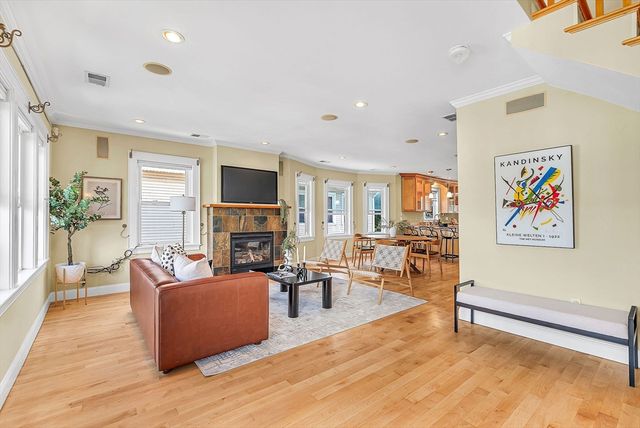 32 Copley St 2, Cambridge, MA 02138