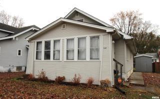 729 S 8TH Street, Clinton, IA 52732