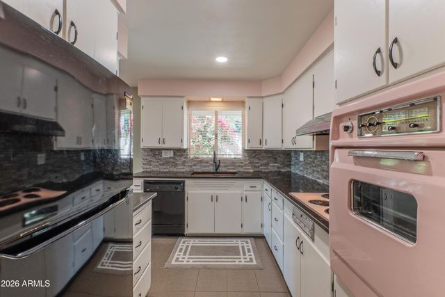 1334 W WILLETTA Street, Phoenix, AZ 85007