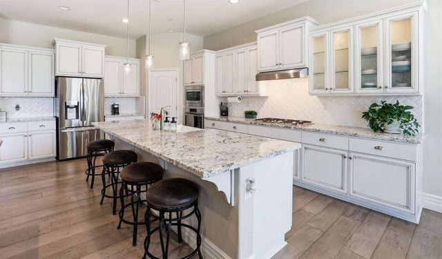 5025 Brightside Ln, Roseville, CA 95661