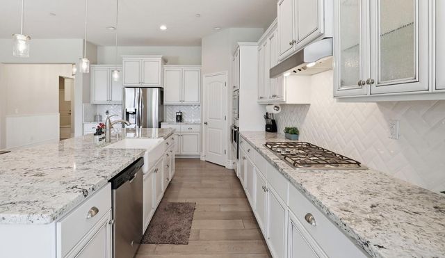 5025 Brightside Ln, Roseville, CA 95661