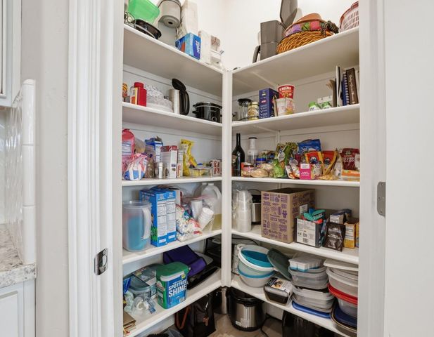 5025 Brightside Ln, Roseville, CA 95661