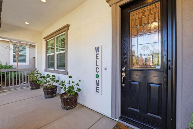 5025 Brightside Ln, Roseville, CA 95661