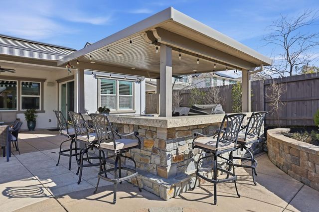 5025 Brightside Ln, Roseville, CA 95661