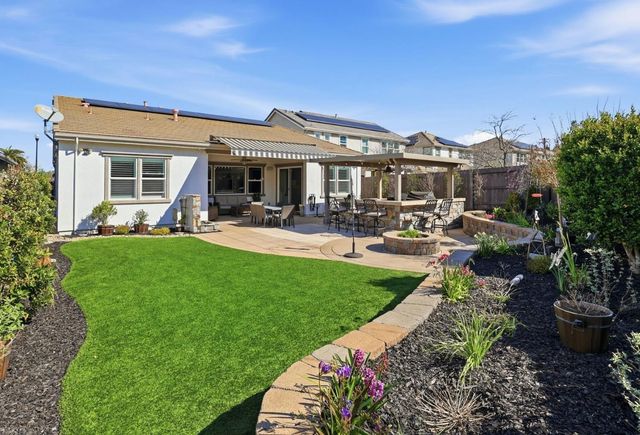 5025 Brightside Ln, Roseville, CA 95661