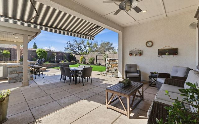 5025 Brightside Ln, Roseville, CA 95661