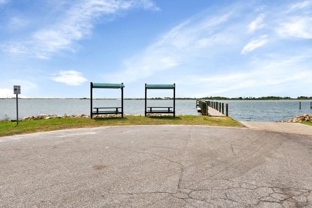 5 Calle Rio, Mary Esther, FL 32569