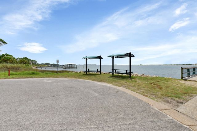 5 Calle Rio, Mary Esther, FL 32569