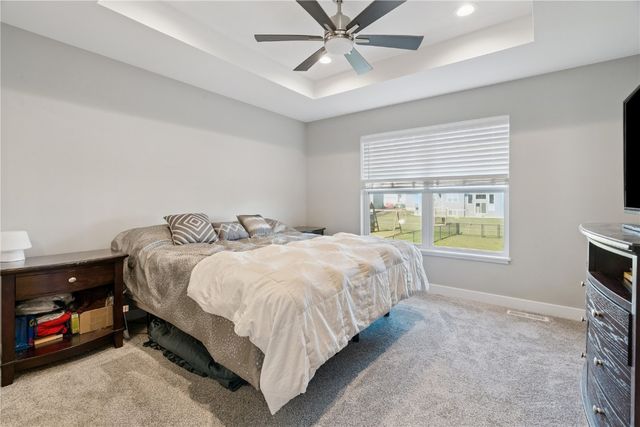 1264 Cedar Springs Dr, Marion, IA 52302