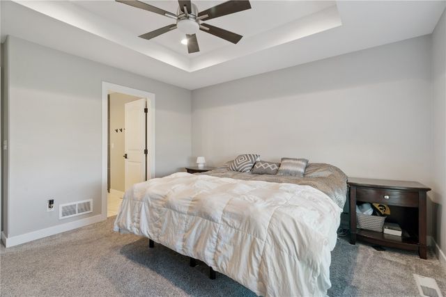 1264 Cedar Springs Dr, Marion, IA 52302