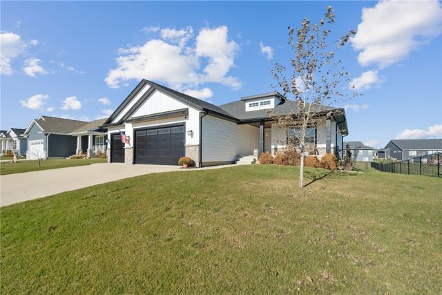 1264 Cedar Springs Dr, Marion, IA 52302
